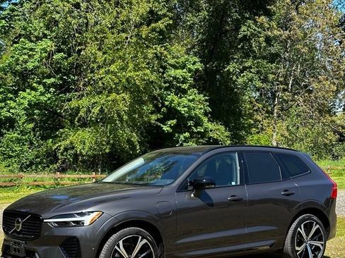 Used 2024 Volvo XC60 T8 Ultimate w/ Protection Package Premier AWD/4WD image 5