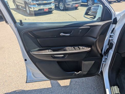 Used 2017 Chevrolet Traverse LT AWD/4WD image 10