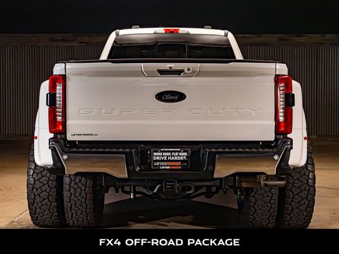Used 2023 Ford F450 Lariat w/ Lariat Ultimate Package AWD/4WD image 7