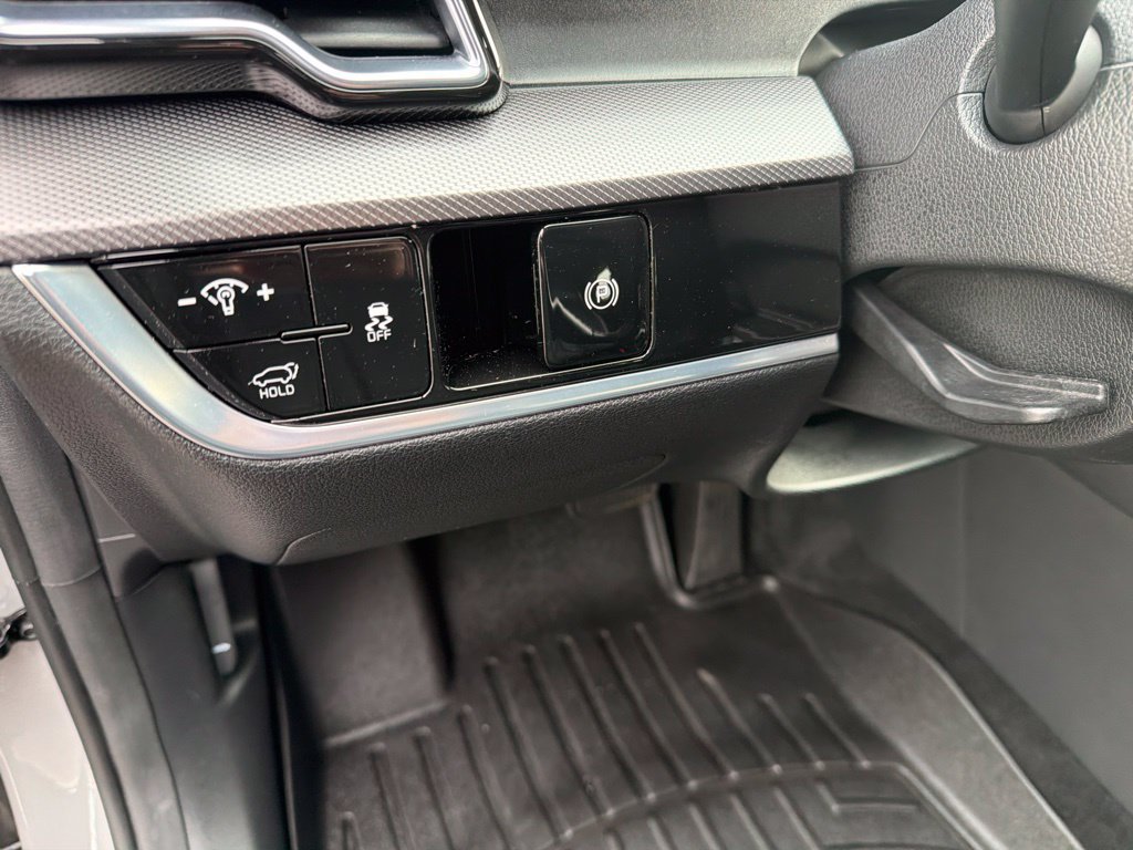 Used 2023 Kia Sportage SX FWD image 11