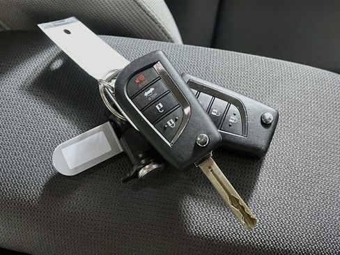 Used 2025 Toyota Corolla LE FWD image 35