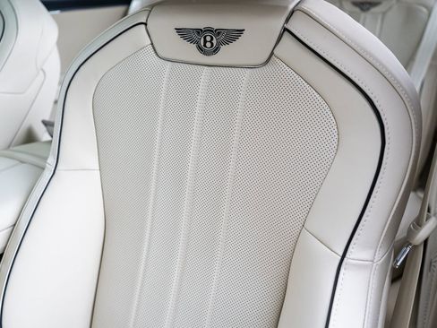 New 2026 Bentley Flying Spur Plug-In Hybrid image 2