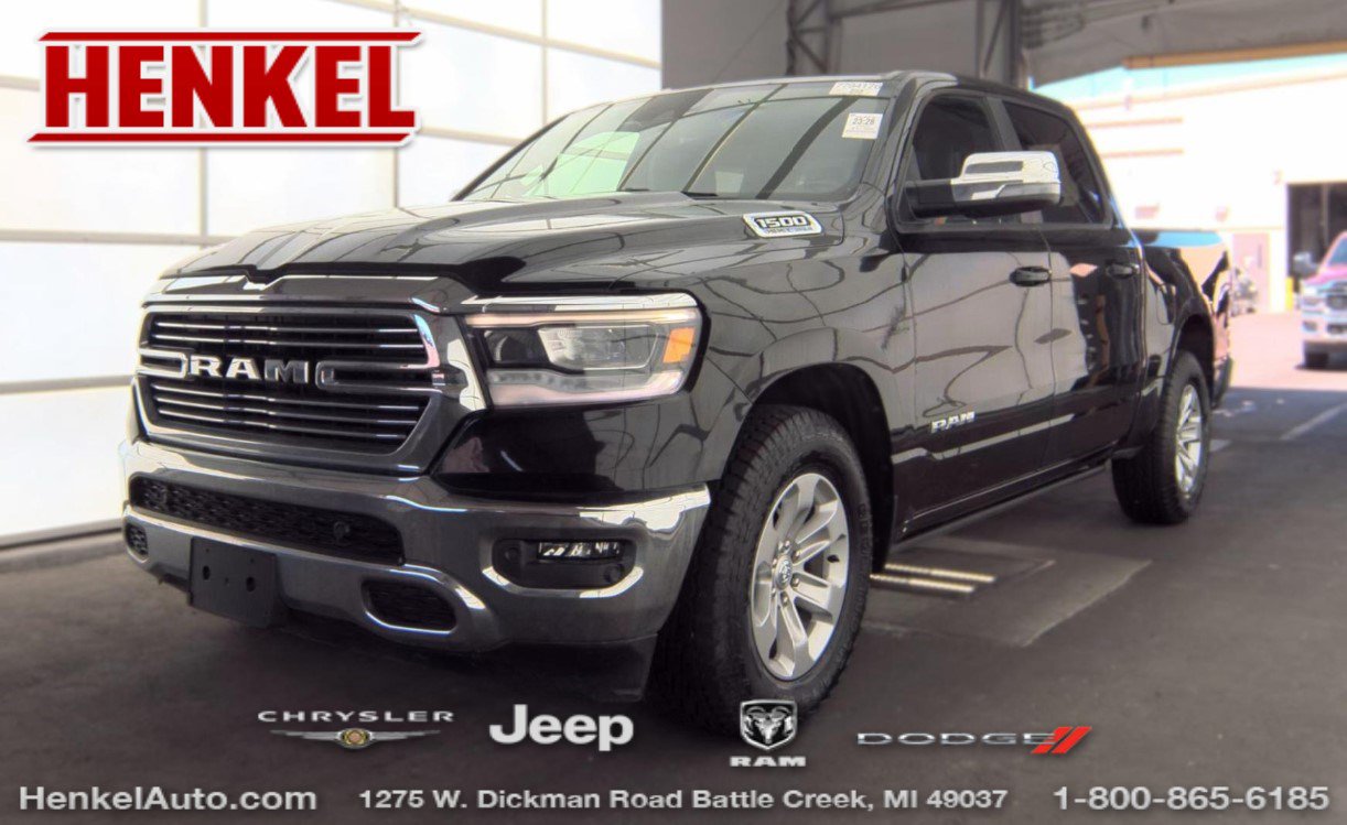 Used 2023 RAM 1500 Laramie AWD/4WD image 1