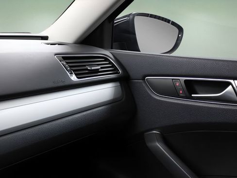 Used 2016 Volkswagen Passat 1.8T S image 26