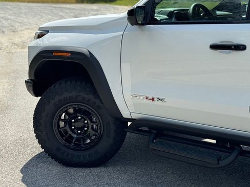 New 2026 GMC Canyon AT4X w/ AT4X AEV Edition image 8