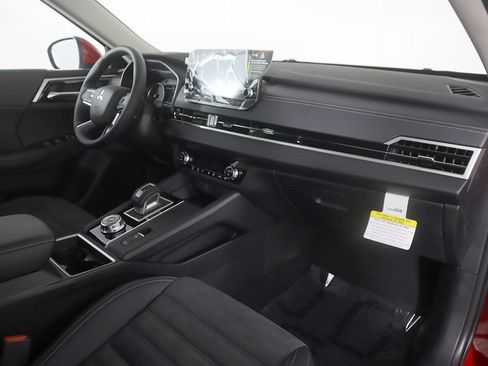 Used 2024 Mitsubishi Outlander SE AWD/4WD image 29