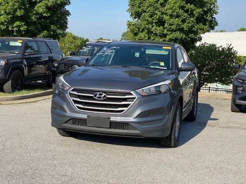 Used 2018 Hyundai Tucson SE w/ Cargo Package AWD/4WD image 3