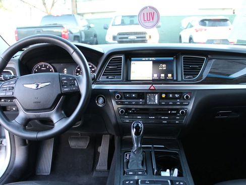 Used 2017 Genesis G80 3.8 w/ Option Group 02 image 9