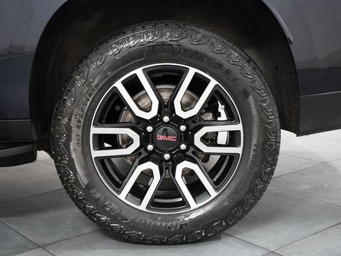 Used 2023 GMC Yukon XL AT4 AWD/4WD image 38