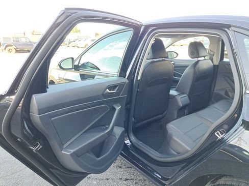 Used 2024 Volkswagen Jetta SE image 12