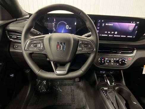 New 2026 Buick Envista Preferred FWD image 17