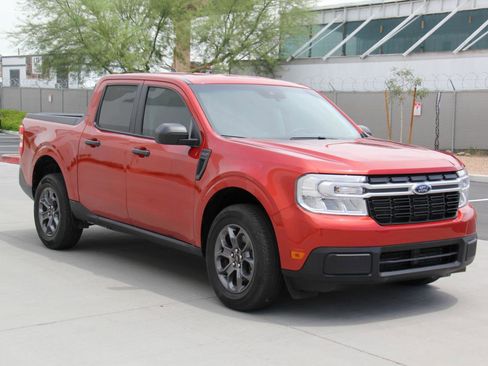 Used 2024 Ford Maverick XLT FWD image 3