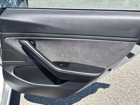 Used 2018 Tesla Model 3 image 14