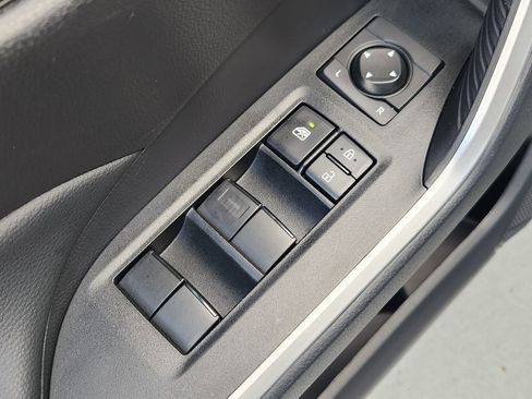 Used 2025 Toyota RAV4 LE image 23