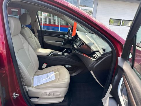 Used 2019 Buick Enclave Essence AWD/4WD image 30