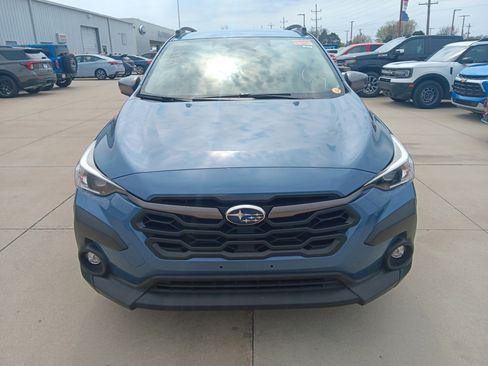 Used 2024 Subaru Crosstrek 2.0i Premium w/ Popular Package #3 image 2