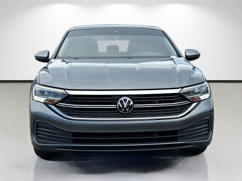 Used 2024 Volkswagen Jetta SE FWD image 8