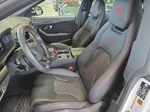 Used 2024 Lamborghini Urus Performante AWD/4WD image 5