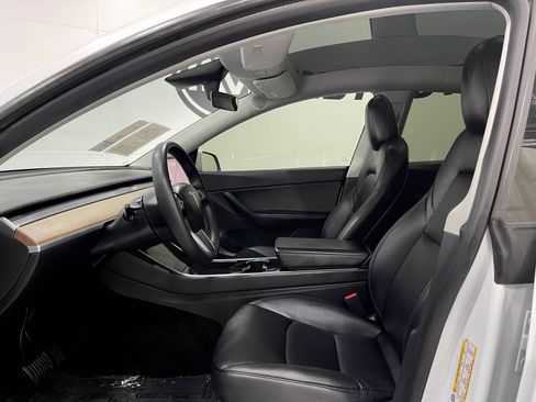 Used 2021 Tesla Model Y Long Range AWD/4WD image 13