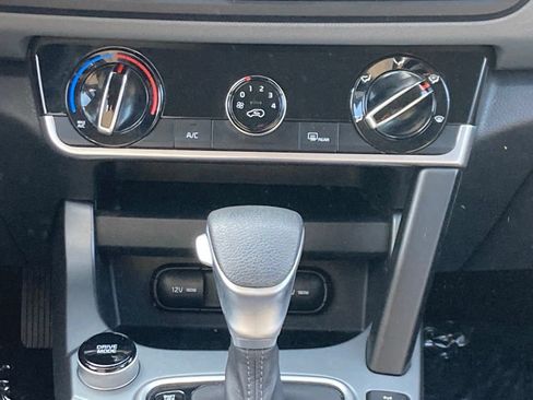 Used 2022 Kia Seltos LX AWD/4WD image 12