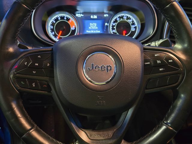 Used 2019 Jeep Cherokee Trailhawk AWD/4WD image 22
