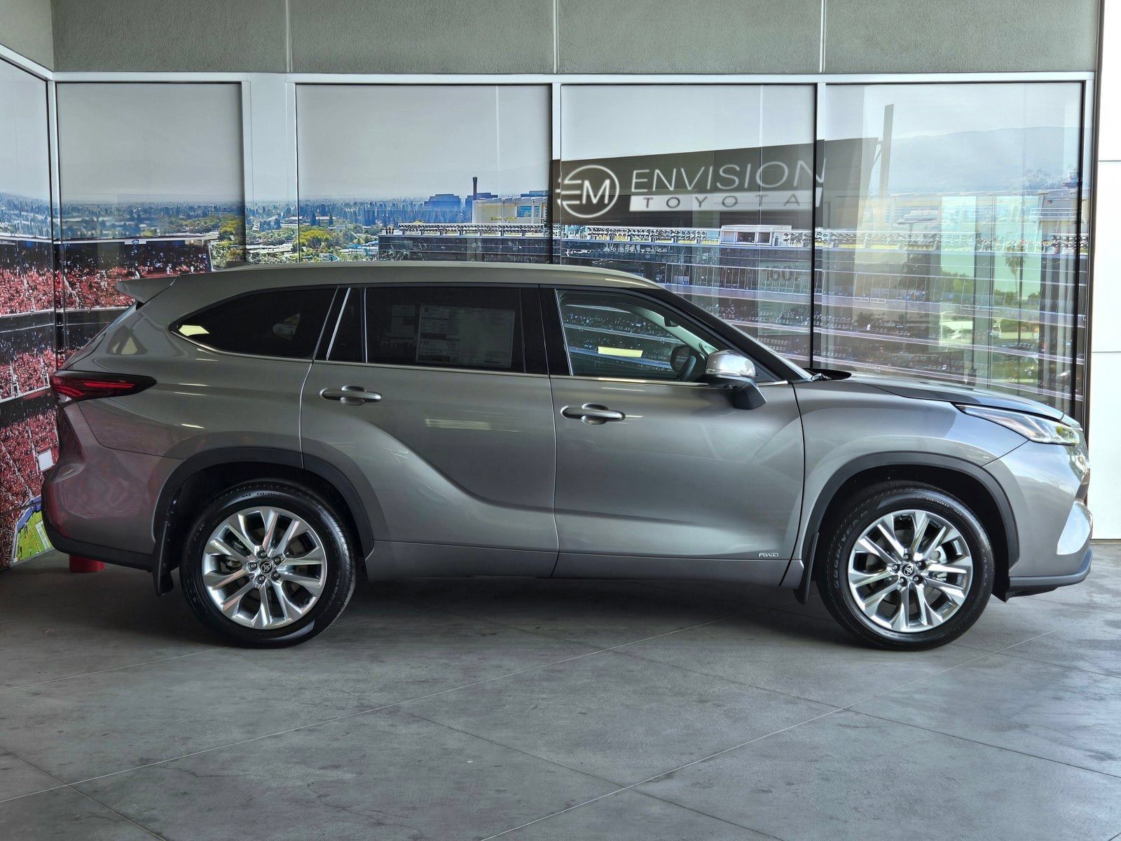 Used 2026 Toyota Highlander Limited AWD/4WD image 4