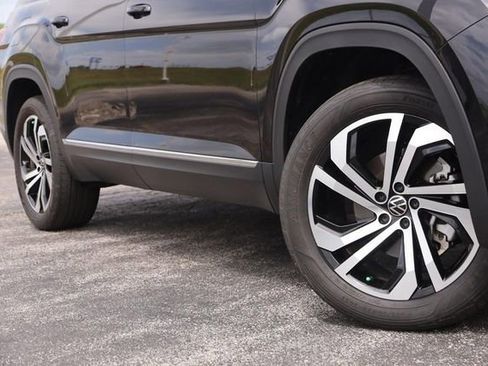 Used 2023 Volkswagen Atlas SEL AWD/4WD image 3