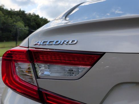 Used 2020 Honda Accord Touring image 12