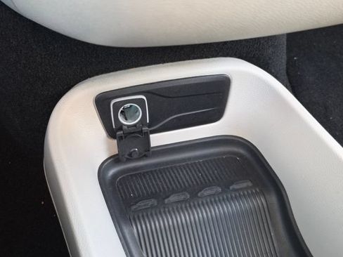 Used 2023 Chrysler Pacifica Touring-L FWD image 26