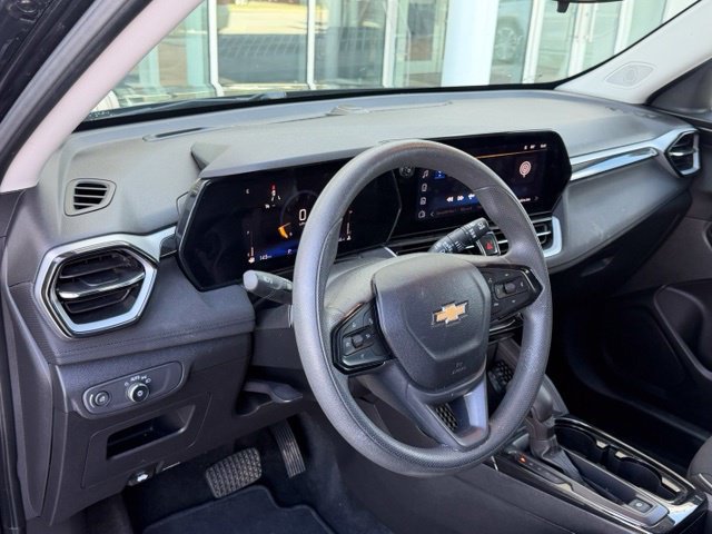 Used 2025 Chevrolet TrailBlazer LT FWD image 14