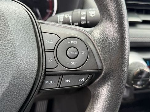 Used 2025 Toyota RAV4 XLE FWD image 25