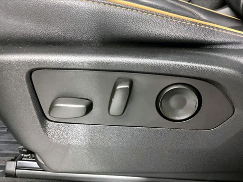 Certified 2023 GMC Yukon AT4 image 34