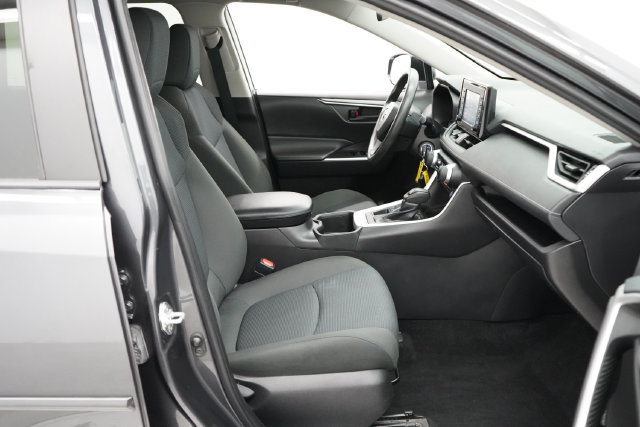 Used 2022 Toyota RAV4 LE AWD/4WD image 41