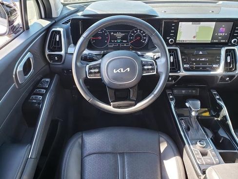 Used 2022 Kia Sorento SX image 19