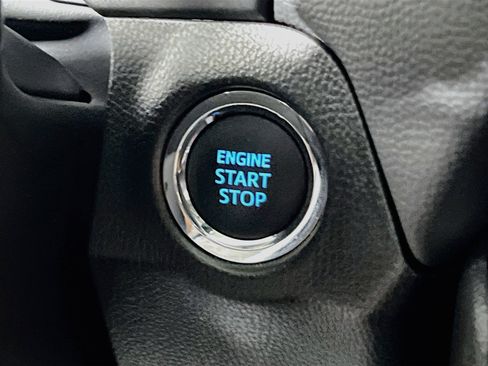 Used 2021 Toyota RAV4 XLE FWD image 23