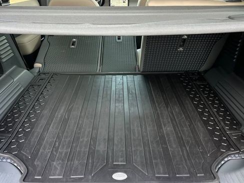 Used 2024 Land Rover Defender 110 S image 17