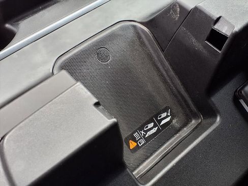 Used 2025 Chevrolet Silverado 2500 LTZ w/ LTZ Premium Package image 16