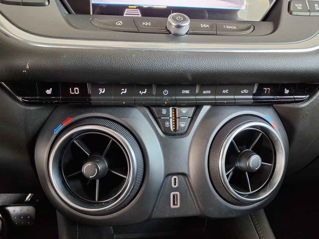 Used 2020 Chevrolet Blazer LT FWD image 28