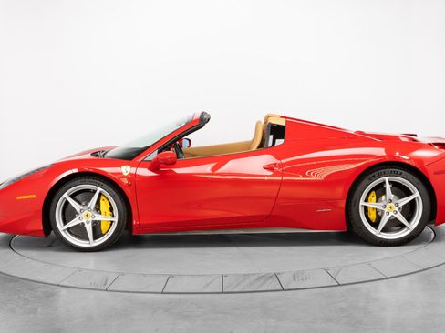 Used 2014 Ferrari 458 Spider RWD image 5