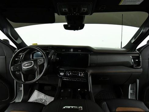 Used 2025 GMC Sierra 2500 AT4 w/ AT4 Premium Plus Package image 19