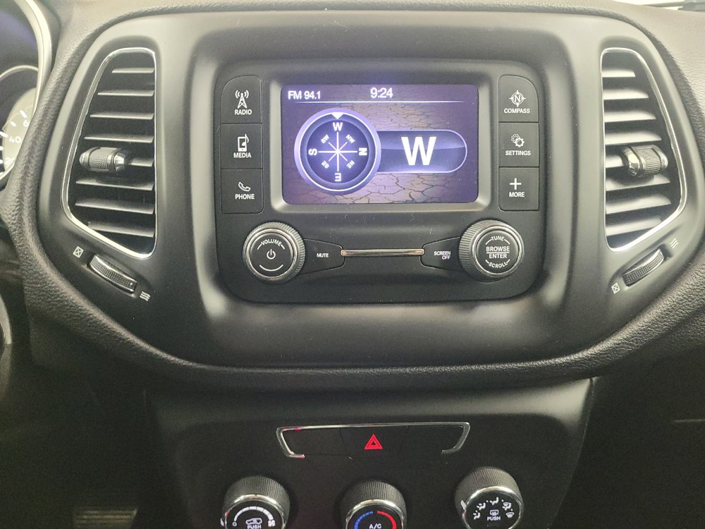 Used 2018 Jeep Compass Latitude AWD/4WD image 25
