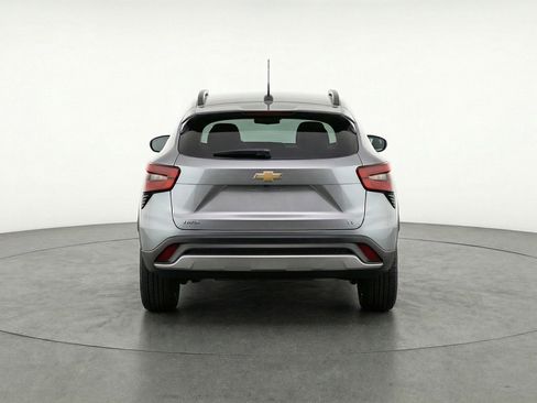 Used 2025 Chevrolet Trax LT w/ LT Convenience Package image 7