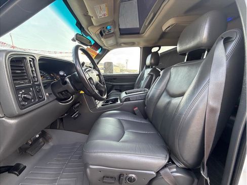 Used 2006 GMC Sierra 3500 SLT w/ Heavy-Duty Power Package image 7