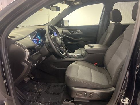 Certified 2023 Chevrolet Traverse LT w/ Midnight/Sport Edition image 8