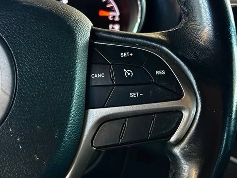 Used 2019 Jeep Grand Cherokee Limited RWD image 24