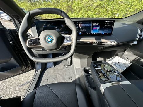 Used 2025 BMW iX xDrive50 AWD/4WD image 24