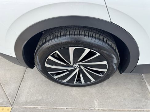 Used 2024 Volkswagen ID.4 S image 15