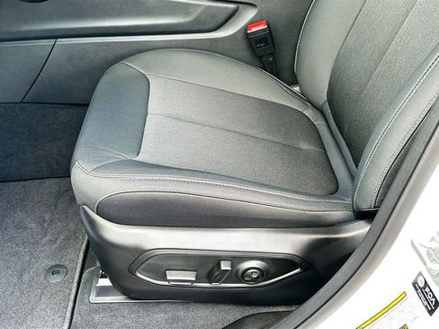 New 2025 Jeep Grand Cherokee L Laredo image 13