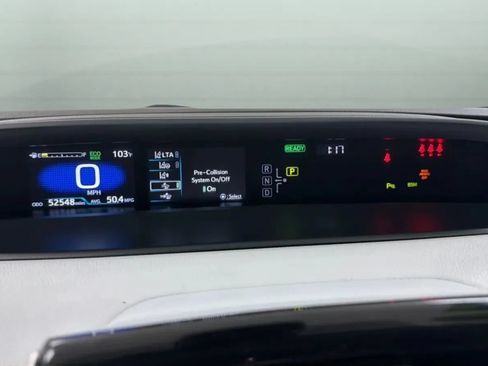 Used 2022 Toyota Prius LE FWD image 11