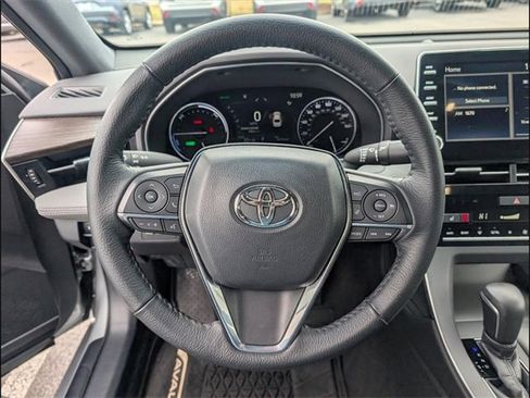 Used 2021 Toyota Avalon XLE image 8